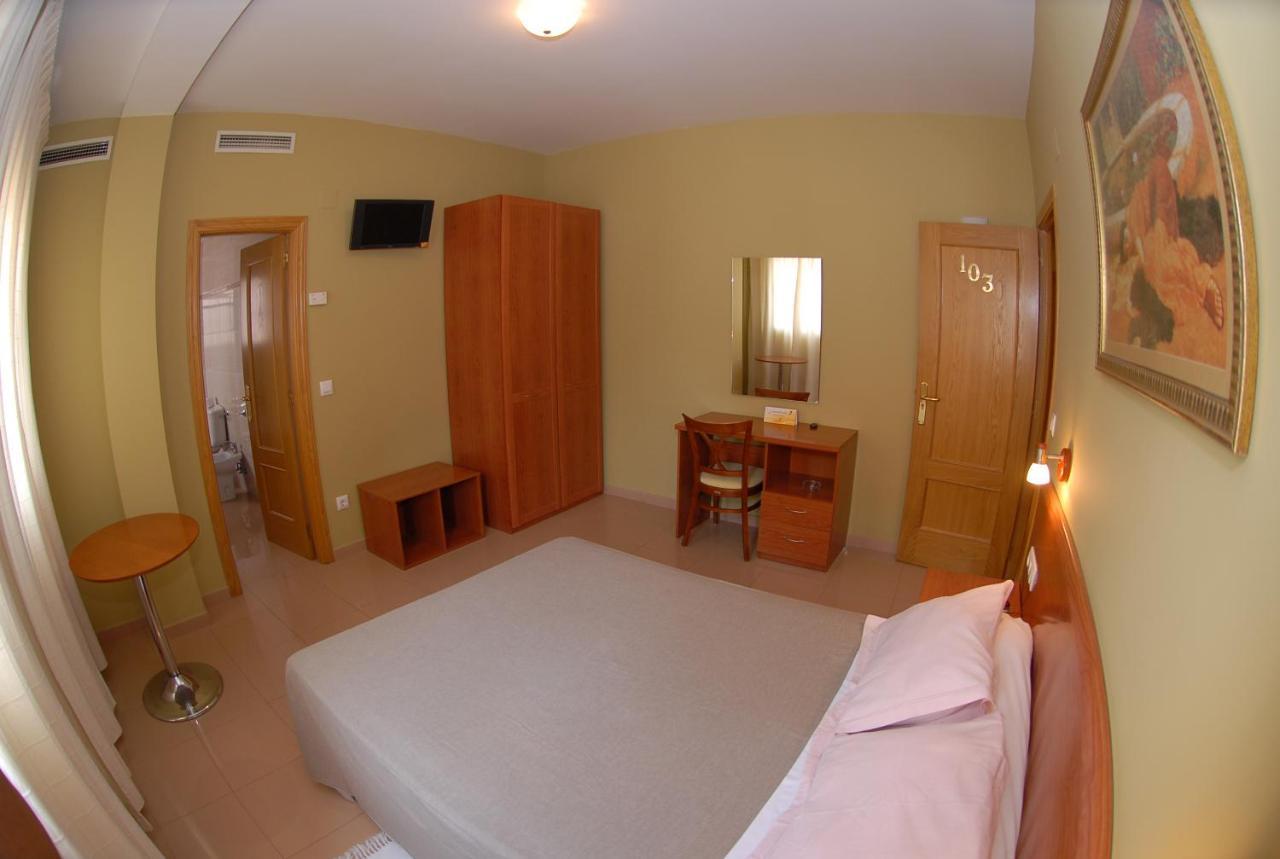 Hotel Dora Plasencia Eksteriør bilde