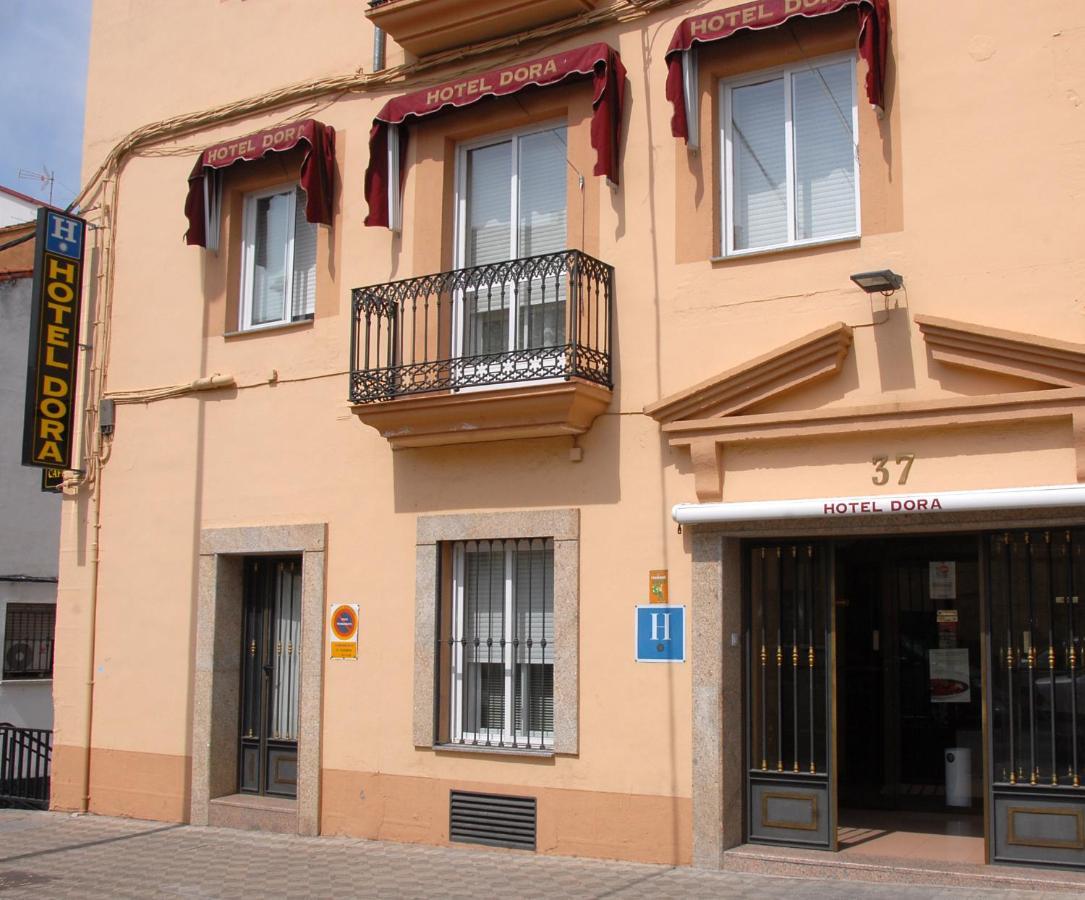 Hotel Dora Plasencia Eksteriør bilde