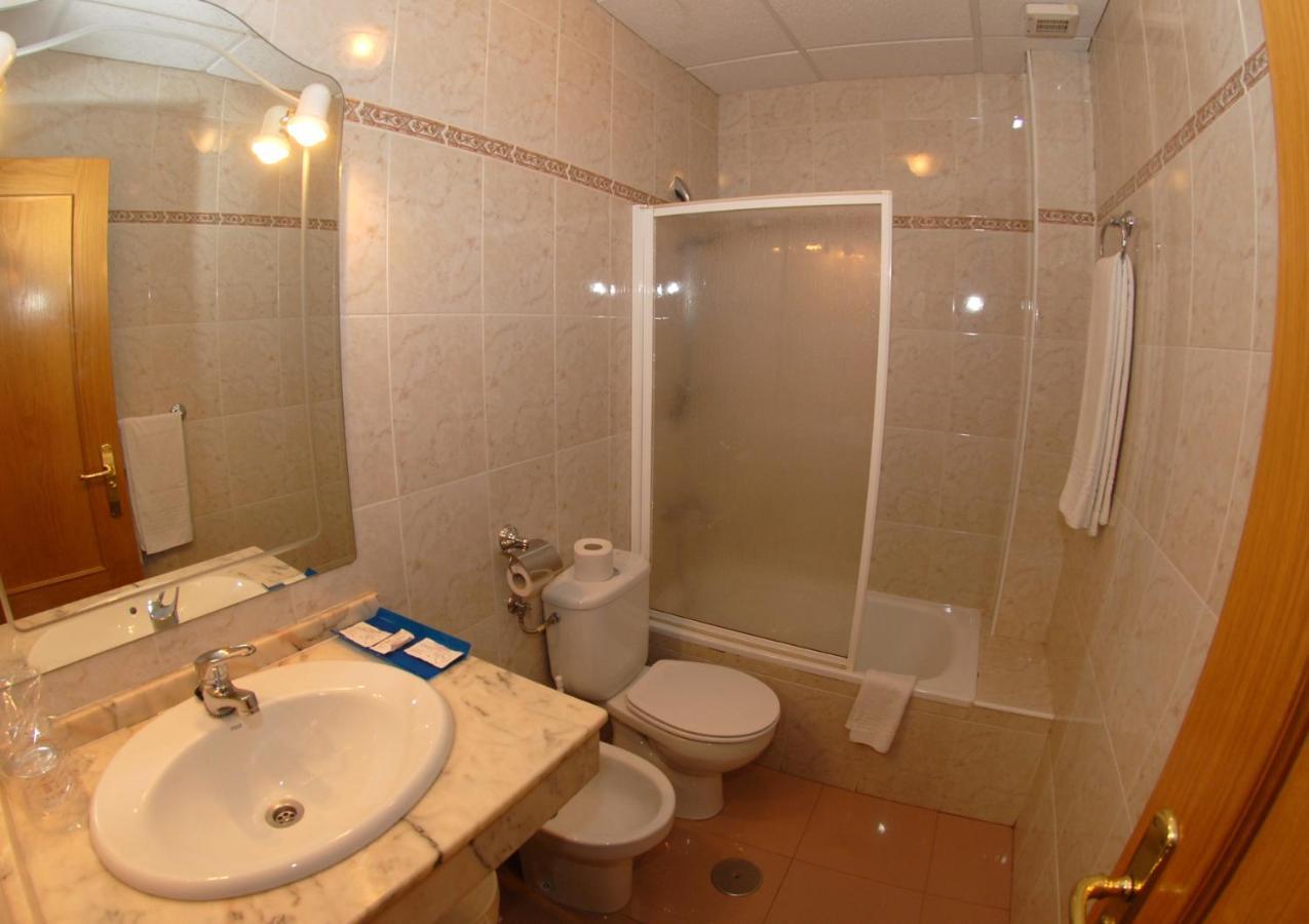 Hotel Dora Plasencia Eksteriør bilde