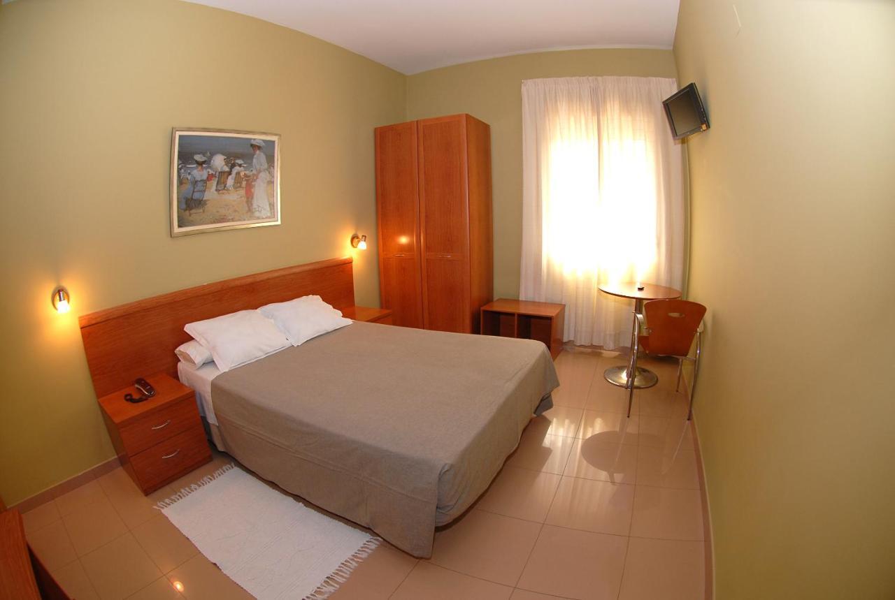 Hotel Dora Plasencia Eksteriør bilde