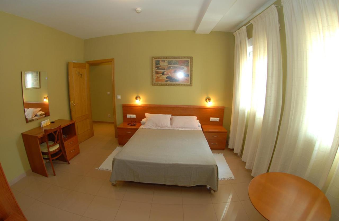 Hotel Dora Plasencia Eksteriør bilde