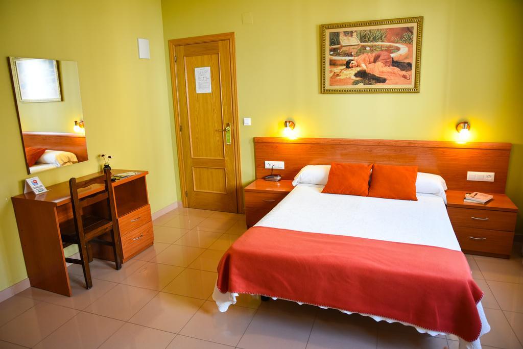 Hotel Dora Plasencia Eksteriør bilde