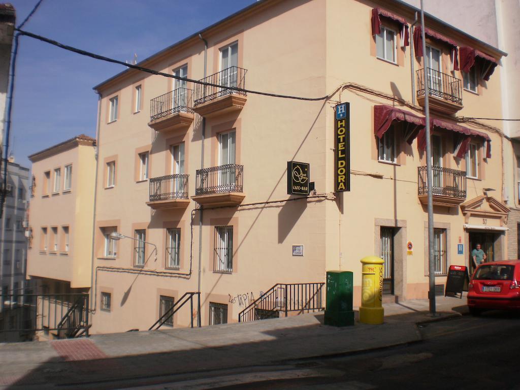 Hotel Dora Plasencia Eksteriør bilde