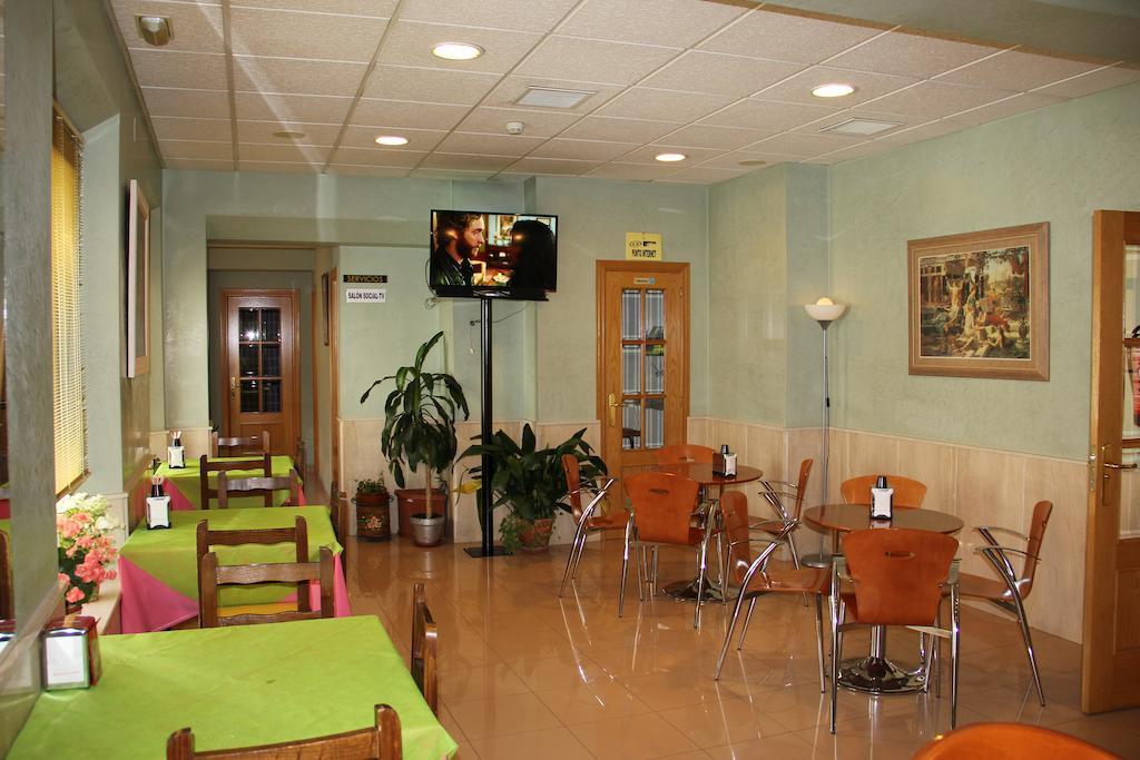 Hotel Dora Plasencia Eksteriør bilde