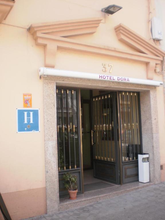 Hotel Dora Plasencia Eksteriør bilde