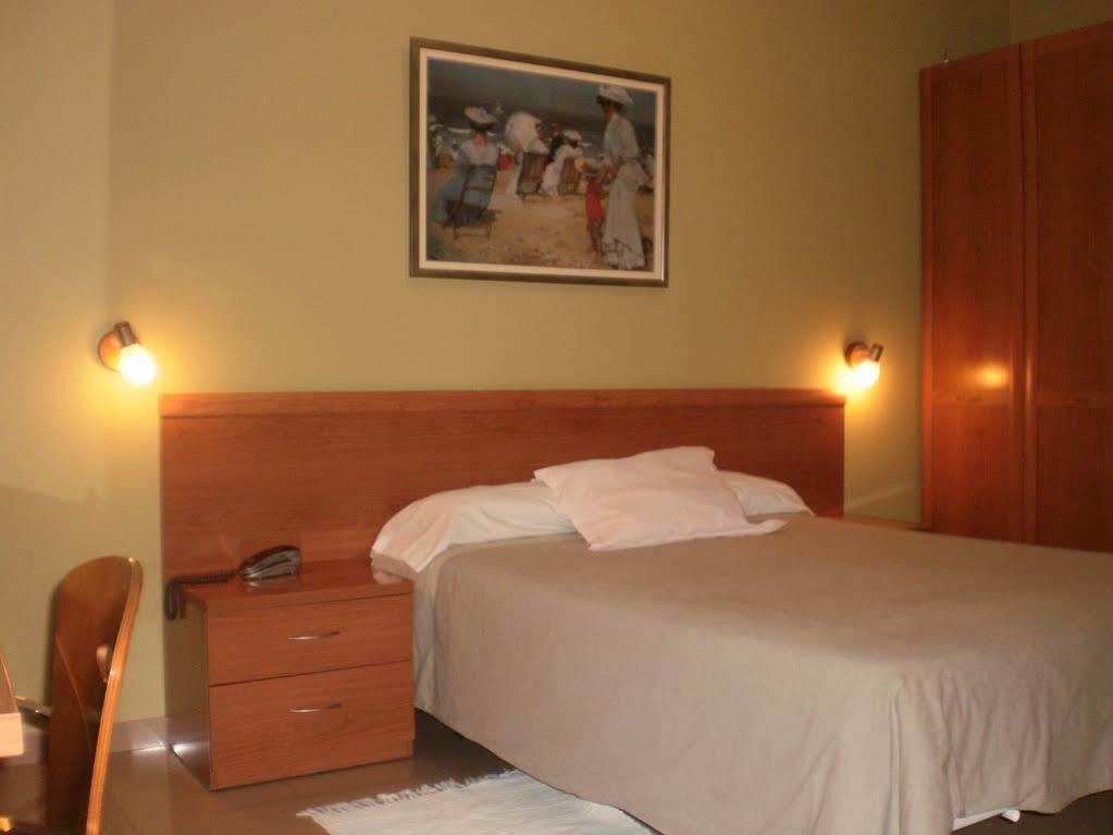 Hotel Dora Plasencia Eksteriør bilde